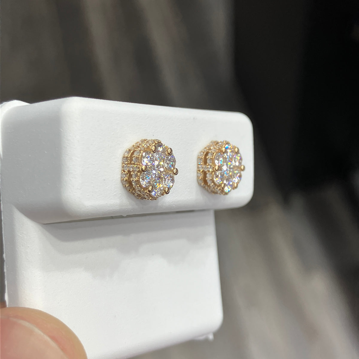Lab-Grown Diamond Stud Earrings in 10k Yellow Gold