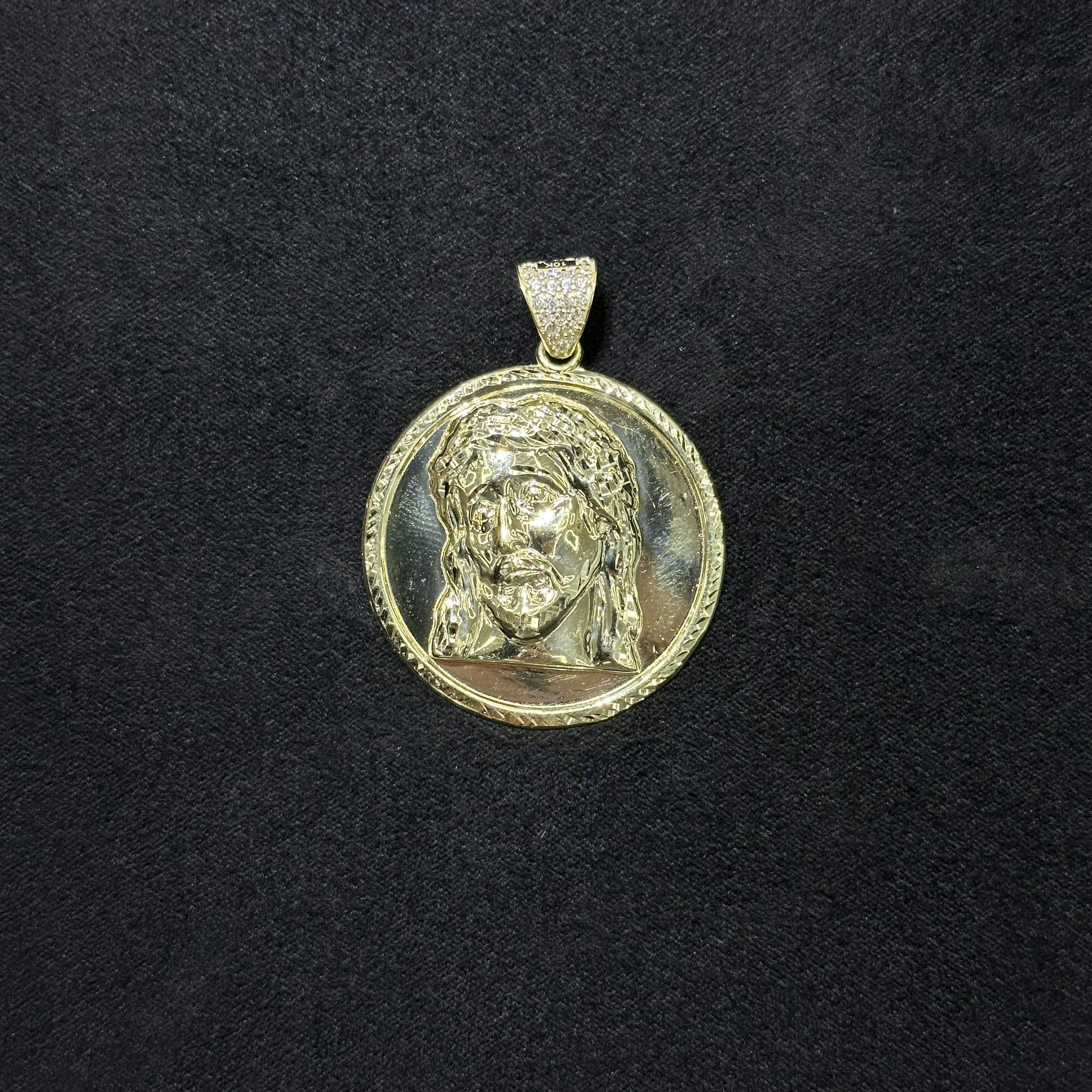 10k Gold Jesus Face Charm Circle Pendant