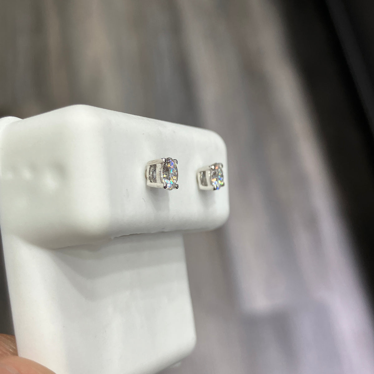 14K White Gold w/ 0.50CTW VVS Lab Diamond Earrings Solitaire Studs
