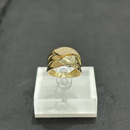 10KT Solid Yellow Gold & CZ Ring size 7.5