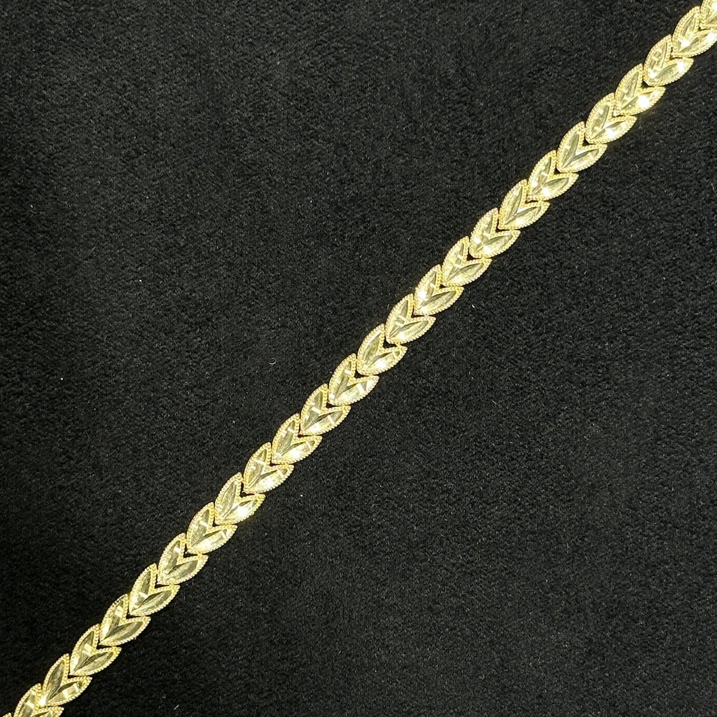 10k Gold Heart Glossy Bracelet for Ladies 7 inches