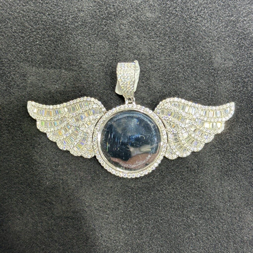 Moissanite Picture Charm with Wings 925 Silver Man Woman