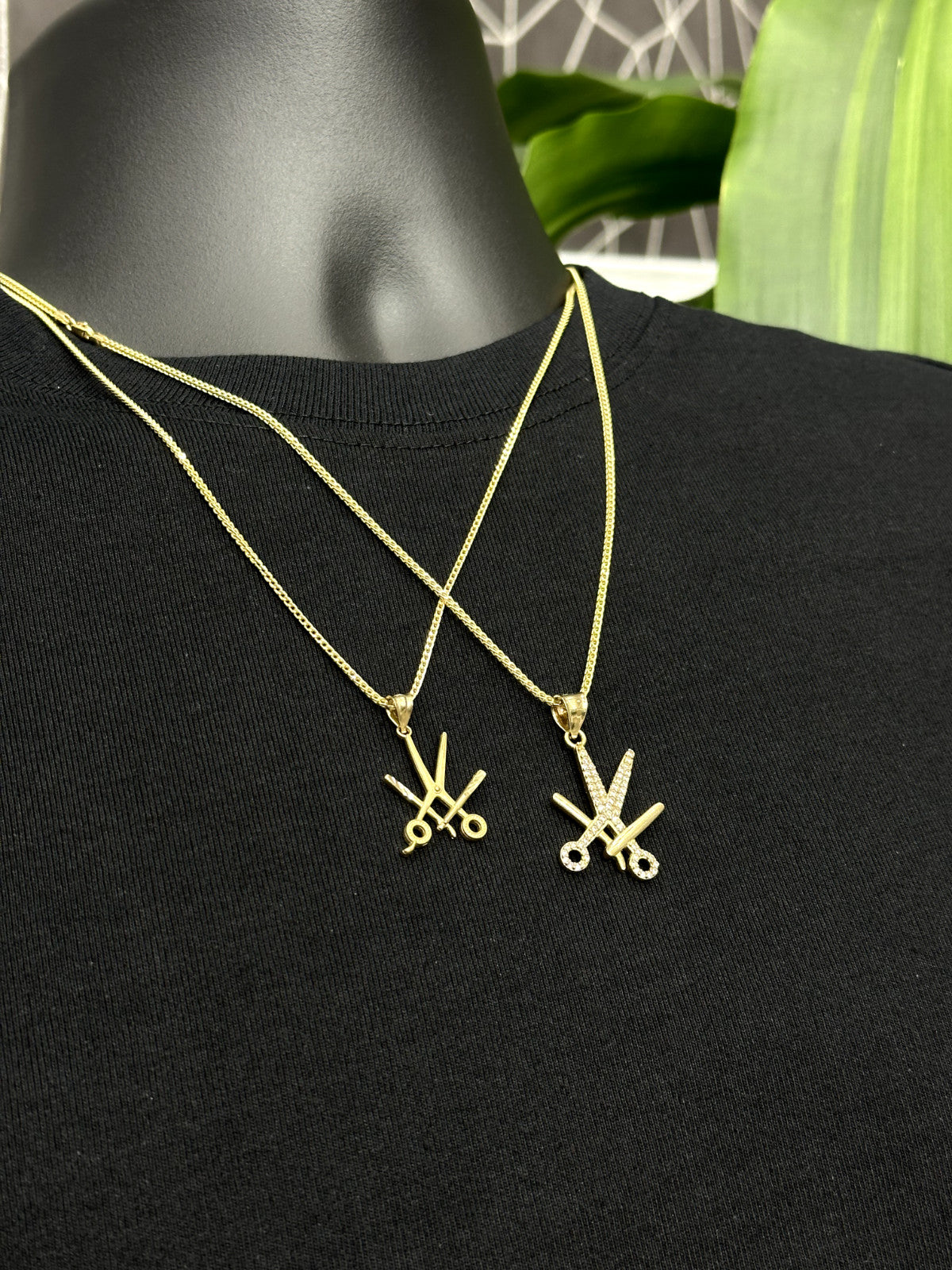Barber/Hairstylist Scissors 10k Yellow Gold Pendant