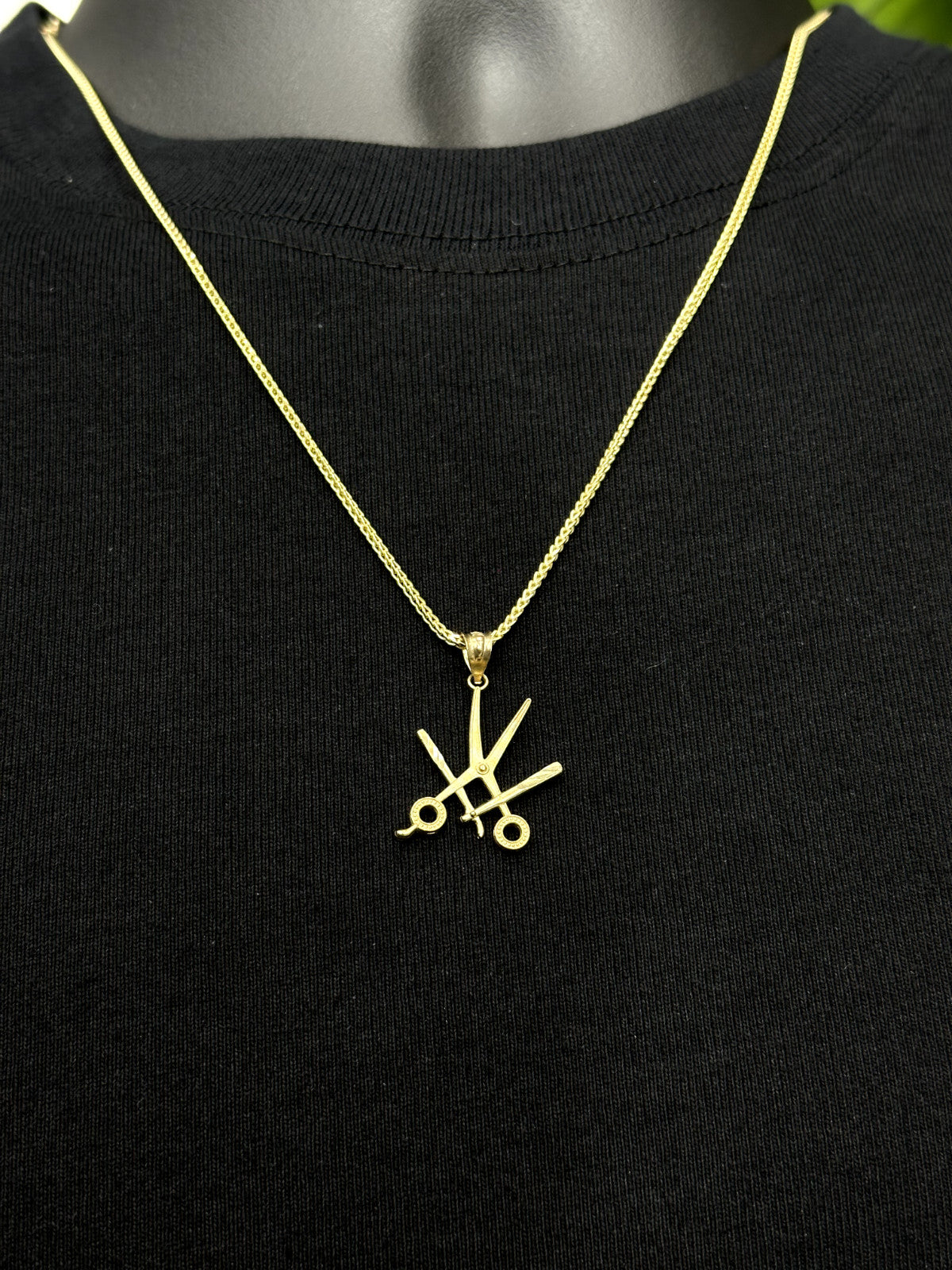 Barber/Hairstylist Scissors 10k Yellow Gold Pendant