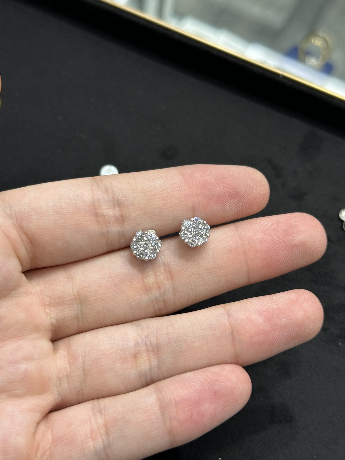 14k White Gold Flower Set Natural Diamond Earrings 1.02 CTW