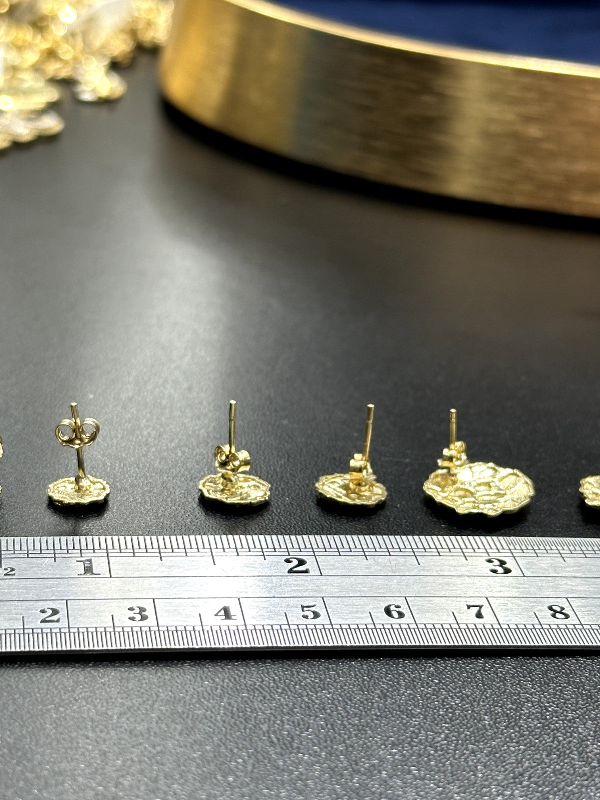 10k Gold Nugget Earrings Round