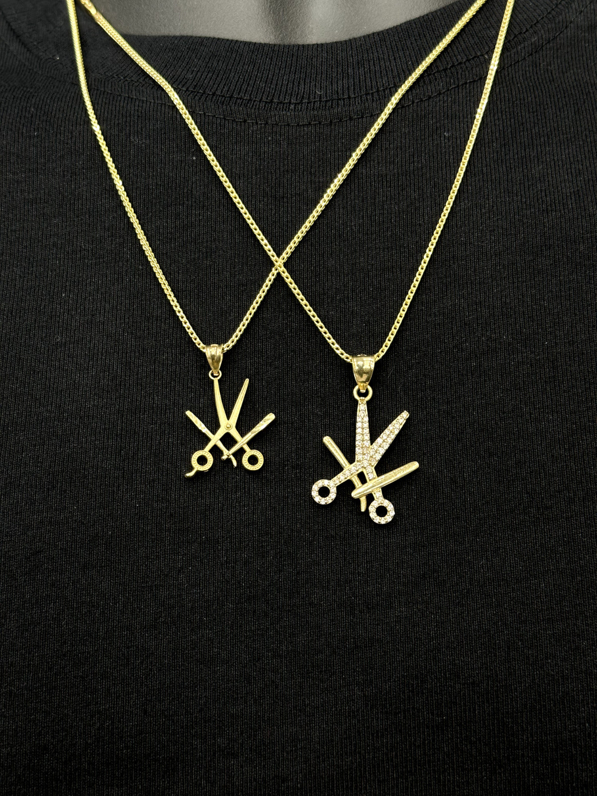 Barber/Hairstylist Scissors 10k Yellow Gold Pendant