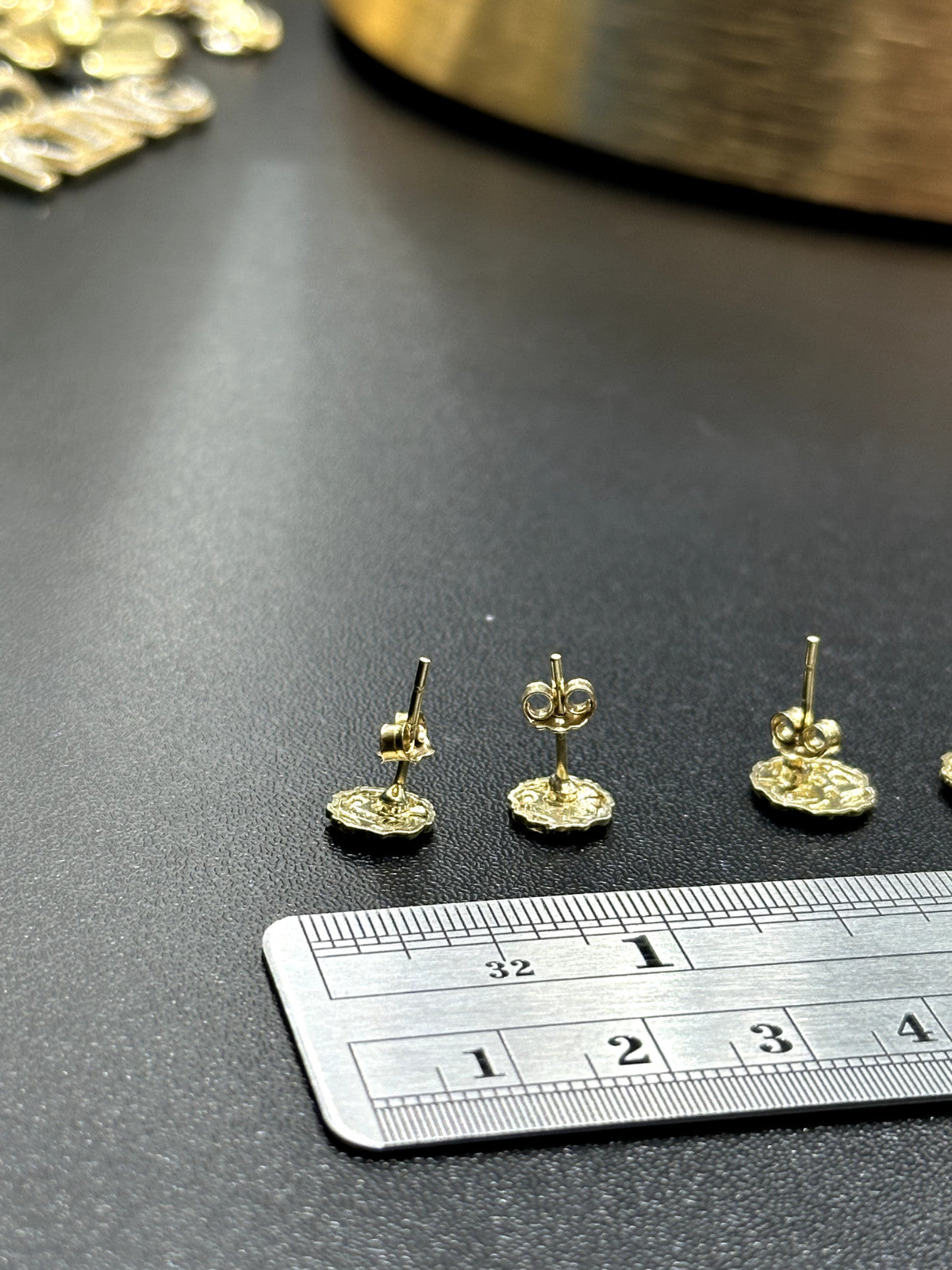 10k Gold Nugget Earrings Round