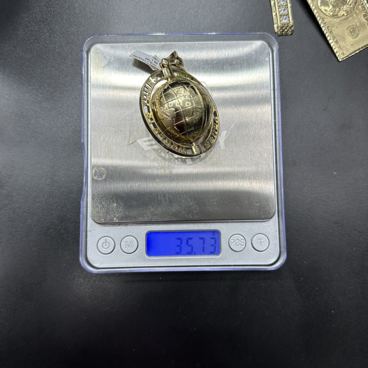 3D 10k Gold Charm Globe