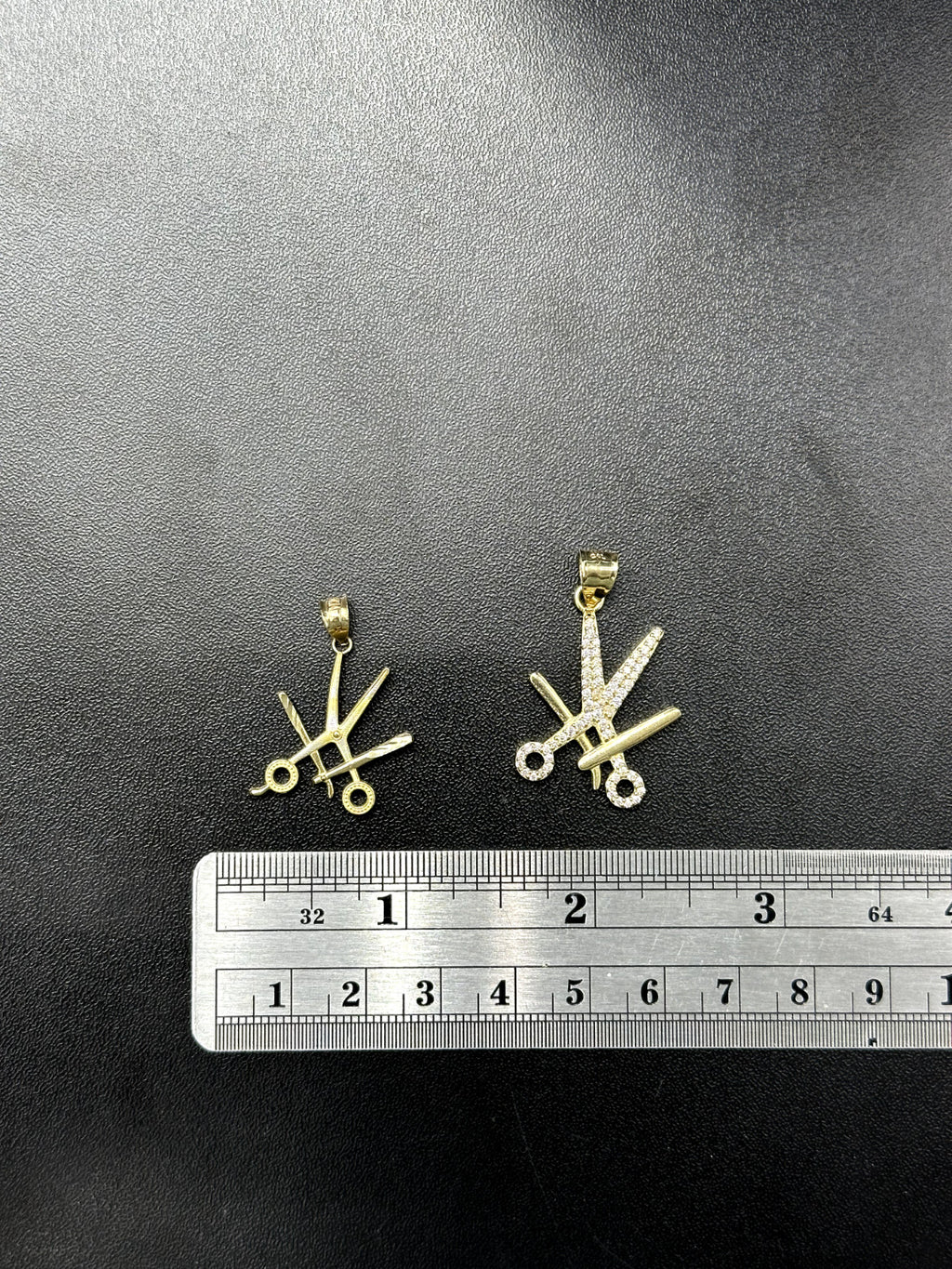 Barber/Hairstylist Scissors 10k Yellow Gold Pendant