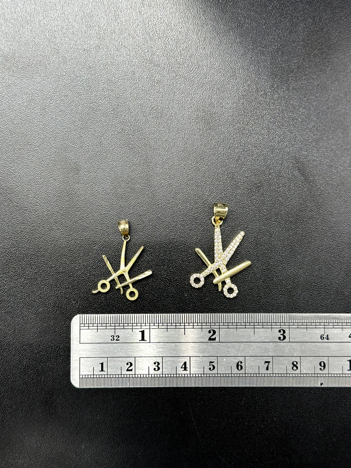 Barber/Hairstylist Scissors 10k Yellow Gold Pendant
